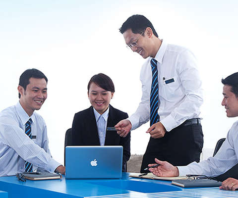 Interns-Banker-–-Quản-lý-khách-hàng-doanh-nghiệp-1